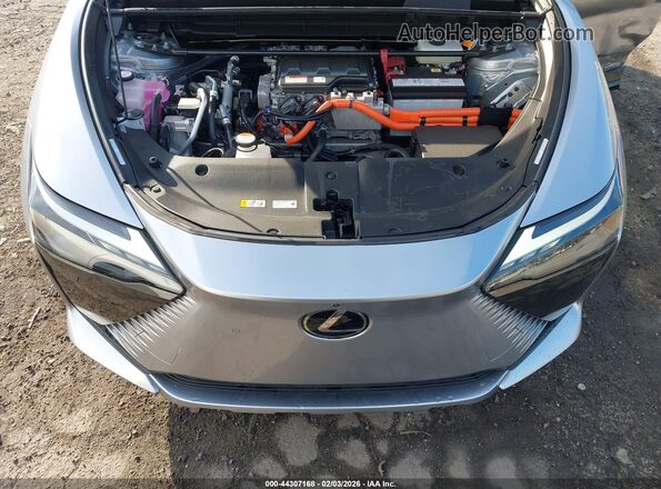 JTJAAAAB4PA006134 2023 LEXUS RZ 450E Серебряный Вид сзади