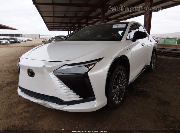 JTJAAAAB7PA008265 2023 LEXUS RZ 450E White Առջևի ձախ երեք քառորդ տեսարան