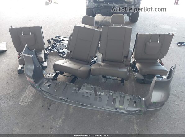JTJAM7BX8P5356265 2023 LEXUS GX 460 Gray Սարքավորումների վահանակի տեսք