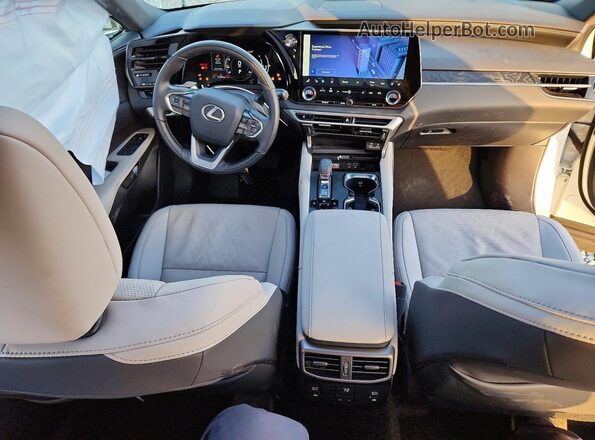 JTJCHMAA6P2007258 2023 LEXUS RX Белый Вид панели приборов