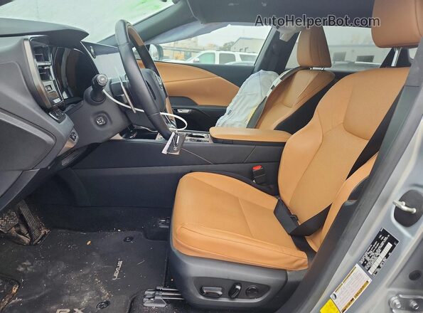 JTJCHMAA7P2009858 2023 LEXUS RX Silver Widok wnętrza z przodu