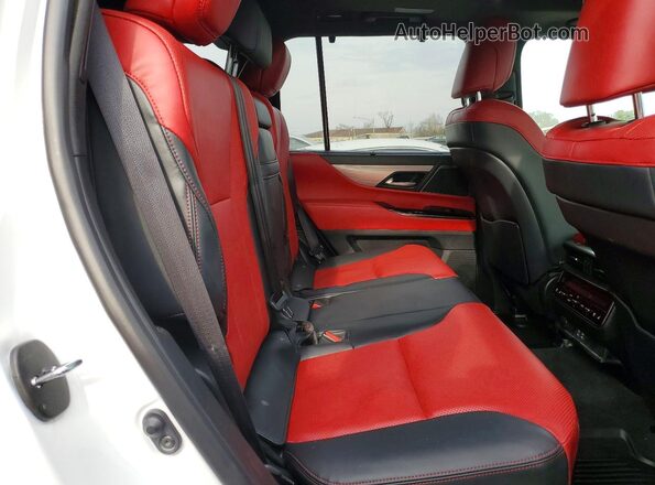 JTJMB7CX5R4065541 2024 LEXUS LX White Вид задньої частини салону