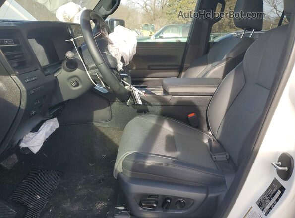 JTJVBCDX9S5052948 2025 LEXUS GX Белый Вид салона спереди