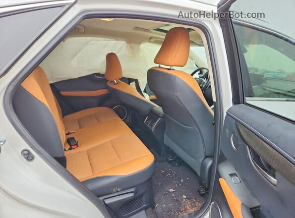 JTJYARBZ3K2156439 2019 LEXUS NX Белый Вид задних сидений