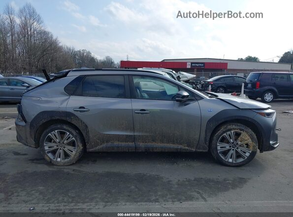 JTMABABA6PA020297 2023 SUBARU SOLTERRA Серебряный Вид задней части салона