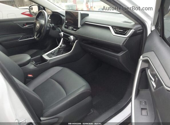 JTMB6RFV7RJ054773 2024 TOYOTA LE White 