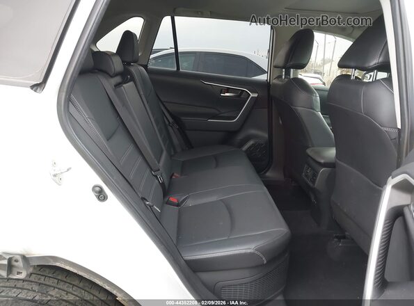 JTMB6RFV7RJ054773 2024 TOYOTA LE White 