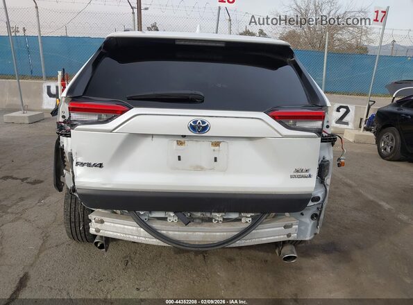 JTMB6RFV7RJ054773 2024 TOYOTA LE White 