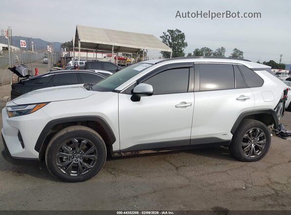 JTMB6RFV7RJ054773 2024 TOYOTA LE White 