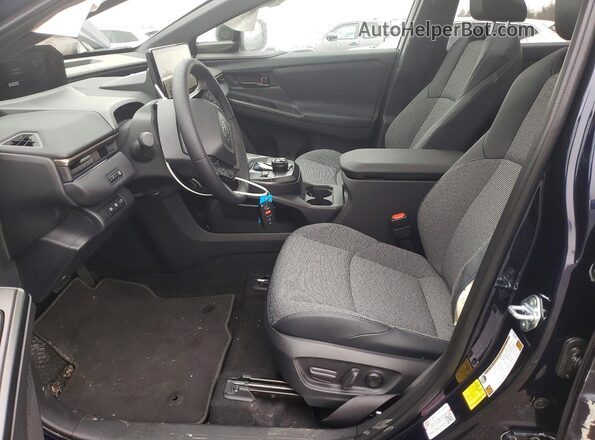 JTMBCAEB0TA003544 2026 TOYOTA LE Blue წინა სალონის ხედი