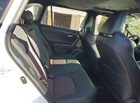 JTMEB3FV5ND107047 2022 TOYOTA RAV4 White უკანა სალონის ხედი