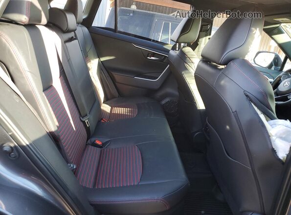 JTMEB3FV7SD235771 2025 TOYOTA RAV4 Gray Vista interior trasera