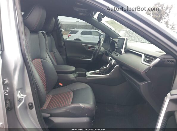 JTMEB3FV9ND103938 2022 TOYOTA RAV4 PRIME Silver Front interior view