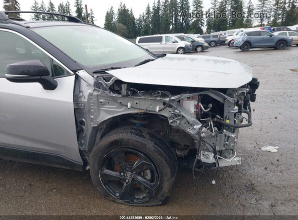 JTMEWRFVXKJ019860 2019 TOYOTA RAV4 HYBRID Серебряный Вид спереди