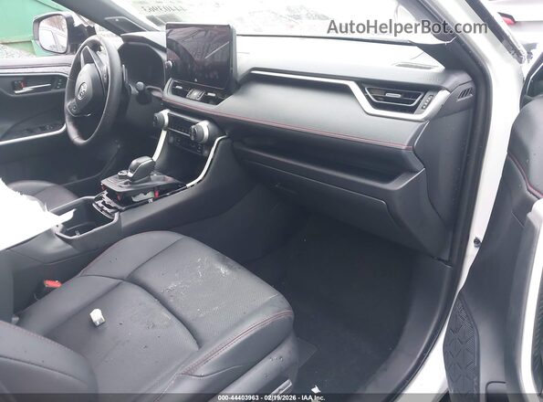 JTMFB3FV0RD203145 2024 TOYOTA RAV4 PRIME Белый Вид салона спереди