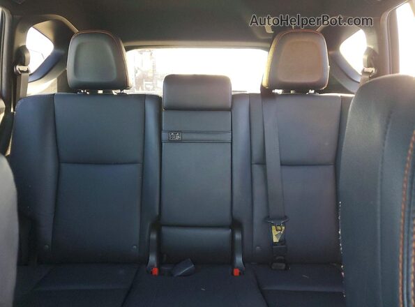 JTMJJREVXHD088005 2017 TOYOTA RAV4 Black Вид задніх сидінь
