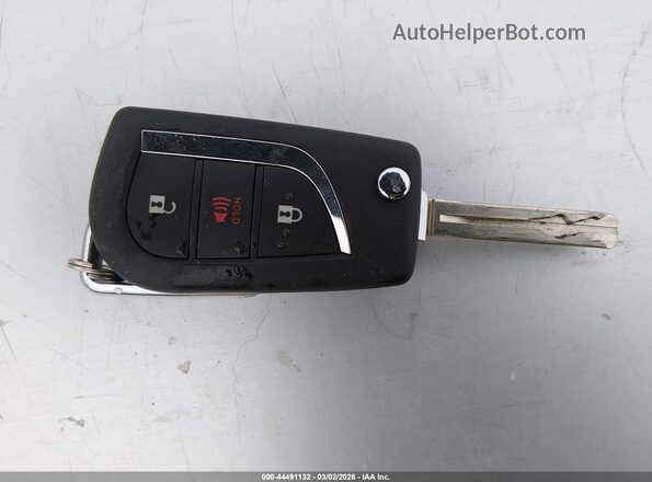 JTMMWRFV8SD318077 2025 TOYOTA LE Silver Vista del salpicadero