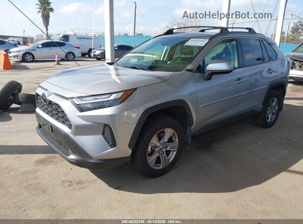 JTMMWRFVXSD281405 2025 TOYOTA LE Silver წინა მარცხენა ხედი სამი მეოთხედიდან