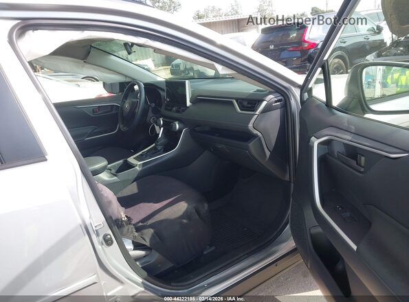 JTMMWRFVXSD281405 2025 TOYOTA LE Silver წინა სალონის ხედი