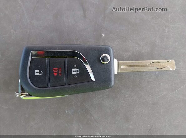 JTMMWRFVXSD281405 2025 TOYOTA LE Silver წინა პანელის ხედი