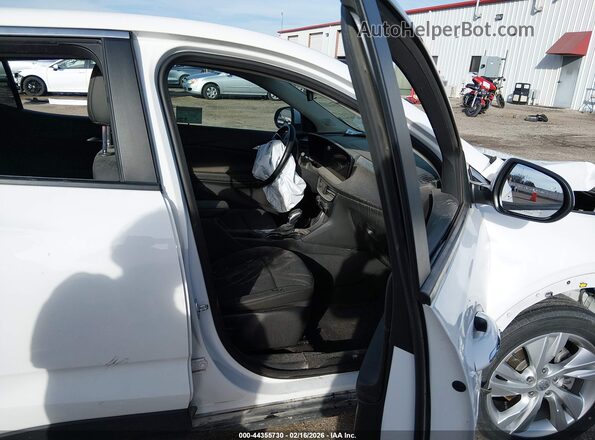 KL4AMBS26RB075123 2024 BUICK ENCORE White Вид салону спереду