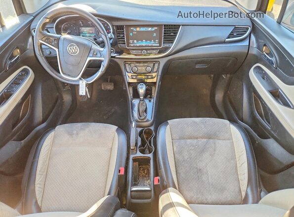 KL4CJASB0HB073264 2017 BUICK ENCORE Brown Вид панелі приладів