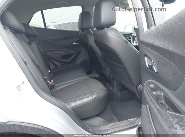 KL4CJESM2NB512677 2022 BUICK ENCORE Silver Vista de la etiqueta del VIN
