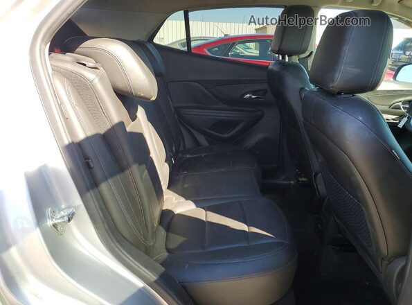 KL4CJGSB8HB108281 2017 BUICK ENCORE Silver Widok wnętrza z tyłu