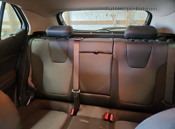KL4MMDSL5NB046255 2022 BUICK ENCORE White Widok tylnych siedzeń