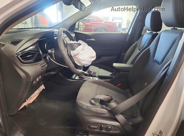 KL4MMDSL5NB046255 2022 BUICK ENCORE White Widok wnętrza z przodu