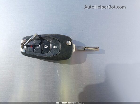 KL77LFE26RC019177 2024 CHEVROLET TRAX Red Առջևի վահանակի տեսք