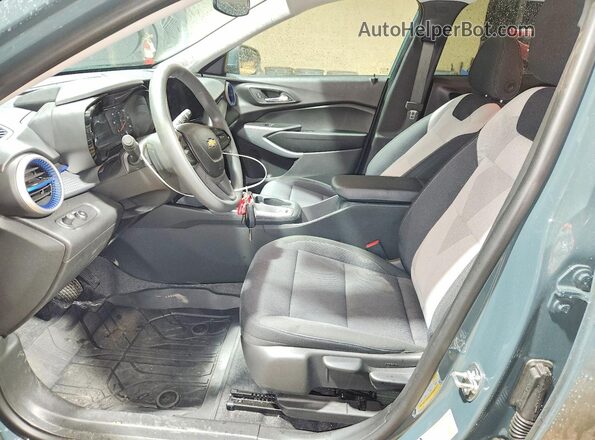 KL77LFEP4SC344914 2025 CHEVROLET TRAX Gray Front interior view
