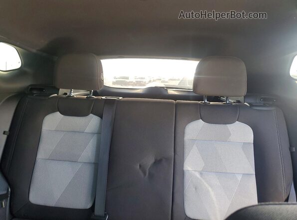 KL77LGE25RC184790 2024 CHEVROLET TRAX Silver Widok tylnych siedzeń