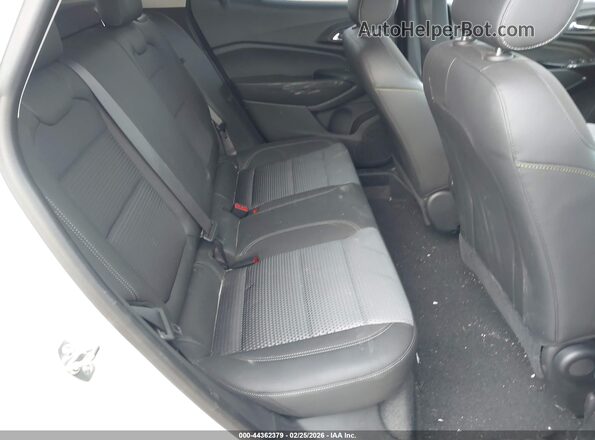 KL77LHEP3SC108654 2025 CHEVROLET TRAX White VIN კოდის სტიკერის ხედი