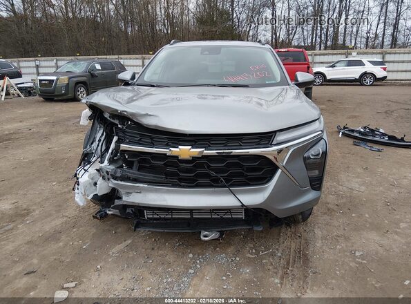 KL77LHEP8SC278315 2025 CHEVROLET TRAX Gray Вид задньої частини салону