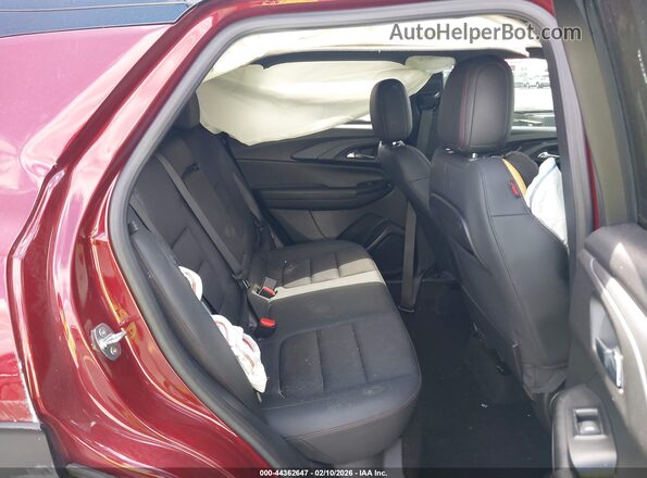 KL79MTSL8NB099048 2022 CHEVROLET TRAILBLAZER Burgundy Widok naklejki z numerem VIN