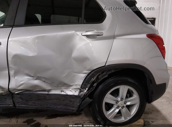 KL7CJKSB3LB311528 2020 CHEVROLET TRAX Silver Vista frontal