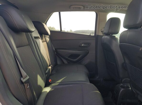 KL7CJLSB0MB342386 2021 CHEVROLET TRAX Silver Vista interior trasera