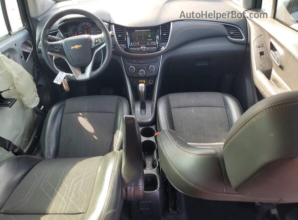 KL7CJLSB0MB342386 2021 CHEVROLET TRAX Silver Vista del salpicadero