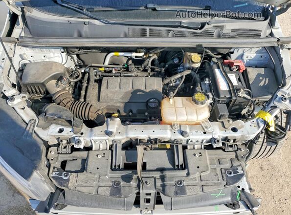KL7CJLSB0MB342386 2021 CHEVROLET TRAX Silver Vista del compartimento del motor