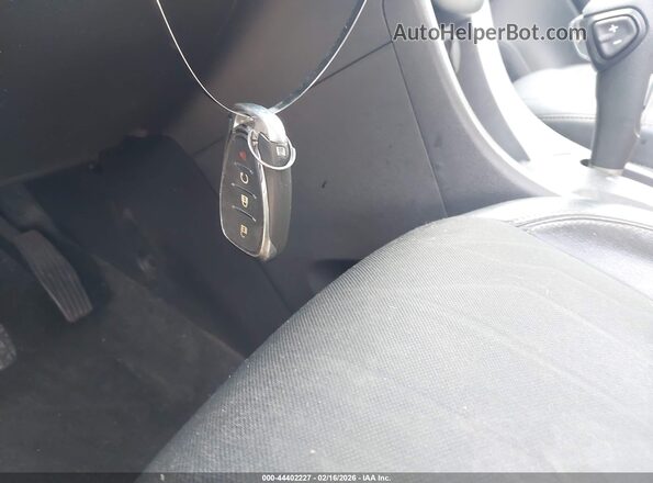KL7CJLSB7JB532844 2018 CHEVROLET TRAX Серебряный Вид панели приборов