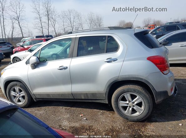 KL7CJLSB7JB532844 2018 CHEVROLET TRAX Серебряный 