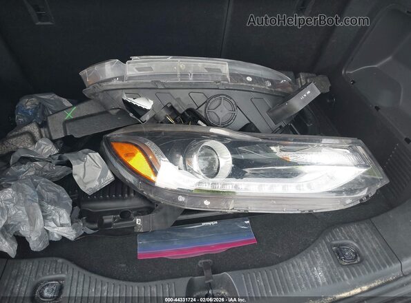 KL7CJPSM1NB564820 2022 CHEVROLET TRAX Black Instrument cluster view