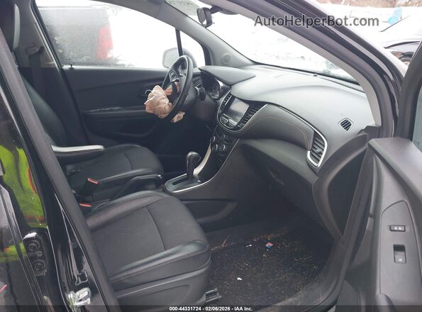 KL7CJPSM1NB564820 2022 CHEVROLET TRAX Black Front interior view