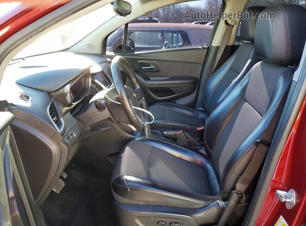 KL7CJPSM2NB530336 2022 CHEVROLET TRAX Красный Вид салона спереди