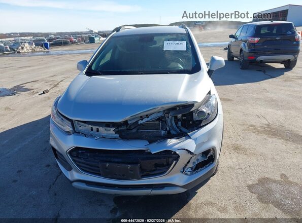 KL7CJPSM4NB518608 2022 CHEVROLET TRAX Silver Вид спереду