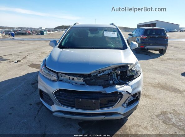 KL7CJPSM4NB518608 2022 CHEVROLET TRAX Silver Вид щитка приладів