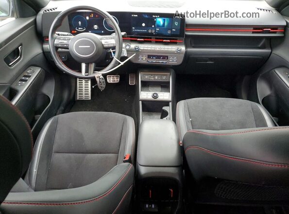 KM8HA3A3XRU034782 2024 HYUNDAI KONA Black წინა პანელის ხედი