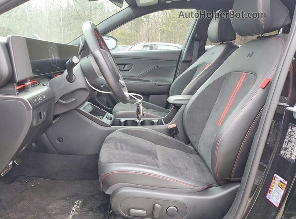 KM8HA3A3XRU034782 2024 HYUNDAI KONA Black წინა სალონის ხედი