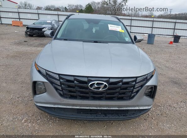 KM8JB3AE9NU090724 2022 HYUNDAI TUCSON Gray Սալոնի հետևի տեսք